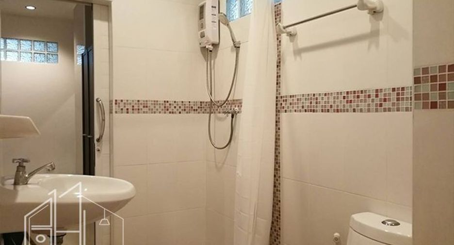 For rent 3 bedrooms apartment in Watthana, Bangkok