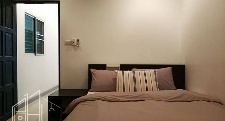 For rent 3 bedrooms apartment in Watthana, Bangkok