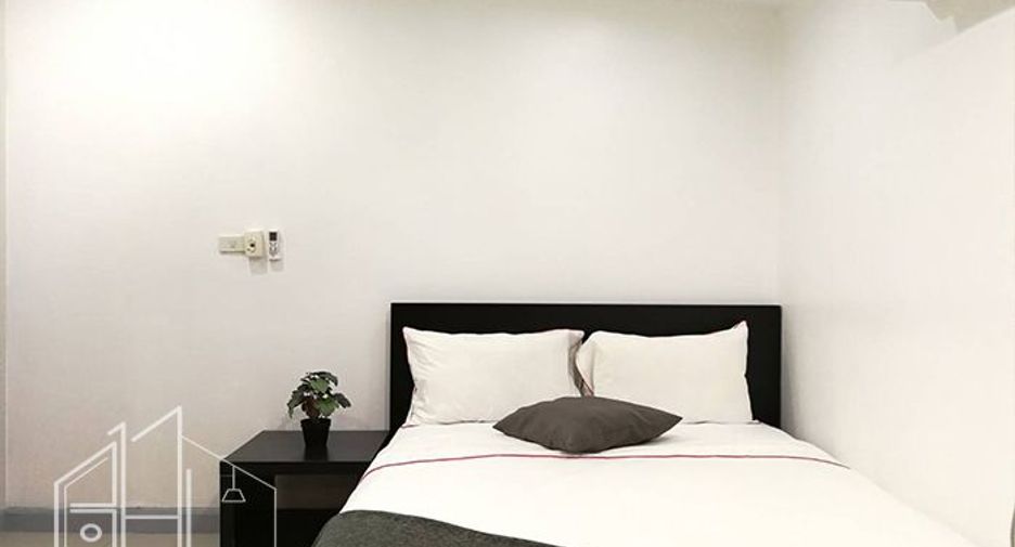 For rent 3 bedrooms apartment in Watthana, Bangkok