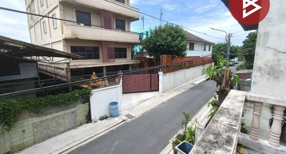 Haus zum Kauf mit 3 Zimmer in Thung Khru, Bangkok