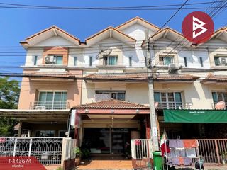 出售 3 卧室 联排别墅 在 Bang Bua Thong, Nonthaburi