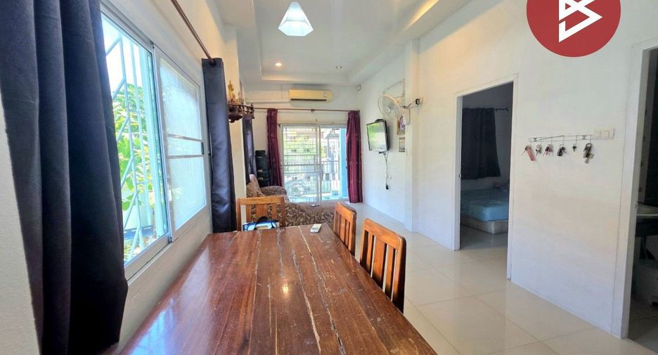 出售 2 卧室 联排别墅 在 Si Racha, Chon Buri