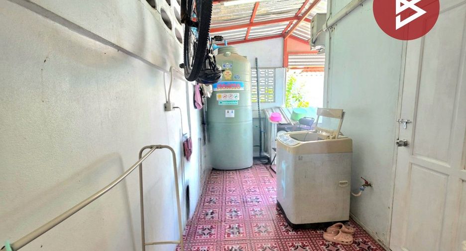 出售 2 卧室 联排别墅 在 Si Racha, Chon Buri