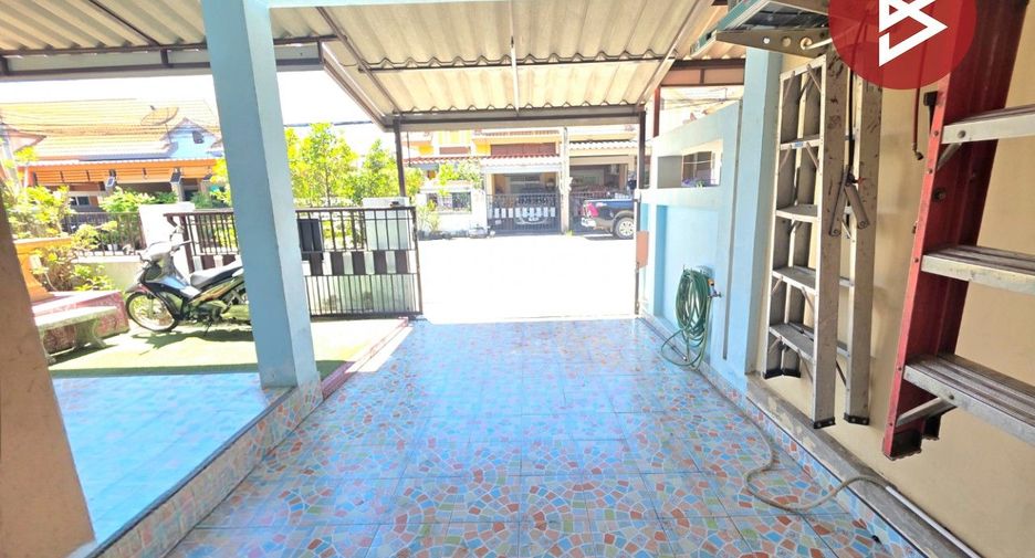 出售 2 卧室 联排别墅 在 Si Racha, Chon Buri