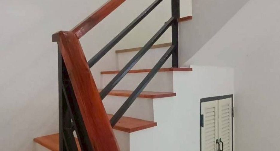 Casa adosada en venta de 3 habitaciones en Mueang Samut Sakhon, Samut Sakhon