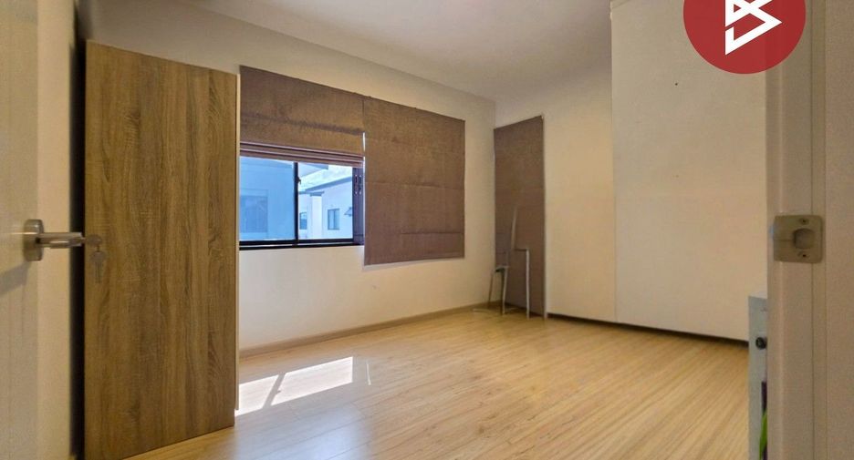 Haus zum Kauf mit 4 Zimmer in Bang Kruai, Nonthaburi