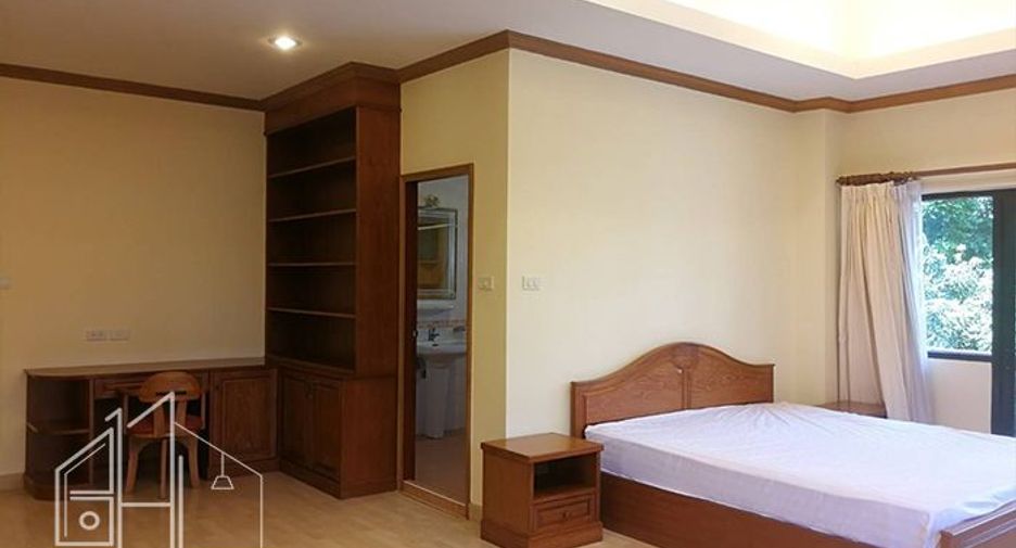 Condo en alquiler de 3 habitaciones en Watthana, Bangkok