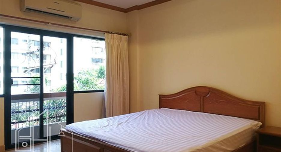Condo en alquiler de 3 habitaciones en Watthana, Bangkok