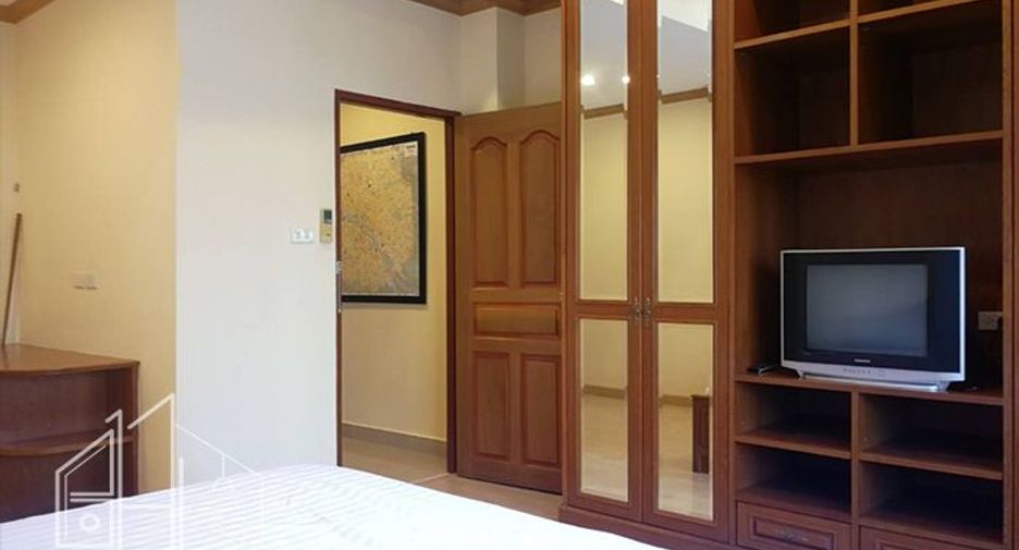 Condo en alquiler de 3 habitaciones en Watthana, Bangkok