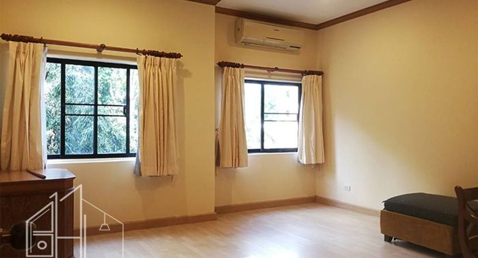 Condo en alquiler de 3 habitaciones en Watthana, Bangkok