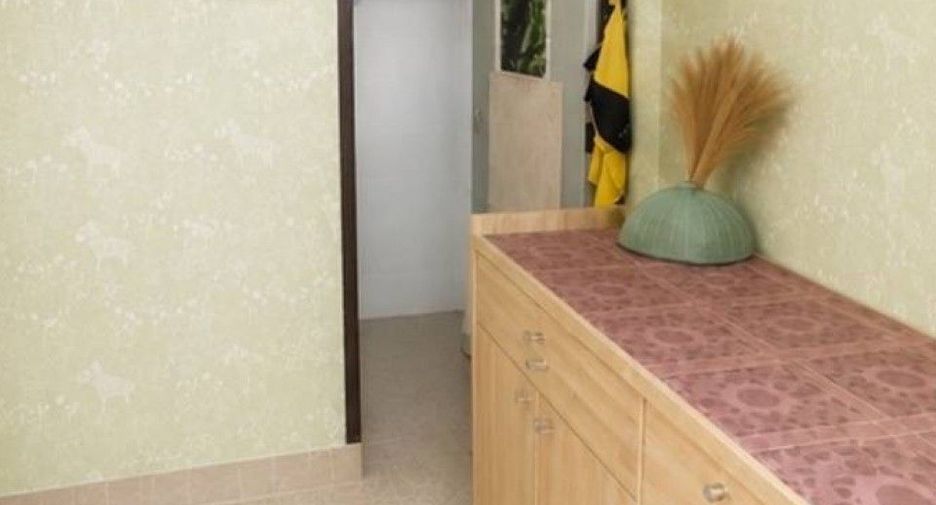 For sale 2 bedrooms townhouse in Mueang Uttaradit, Uttaradit