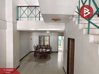 出售 2 卧室 联排别墅 在 Sam Phran, Nakhon Pathom