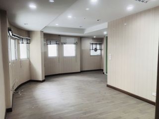 For sale retail Space in Huai Khwang, Bangkok