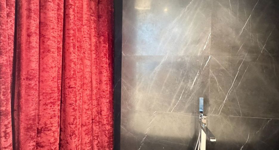 Condo en alquiler y en venta de 2 habitaciones en Watthana, Bangkok