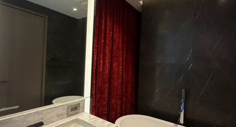Condo en alquiler y en venta de 2 habitaciones en Watthana, Bangkok
