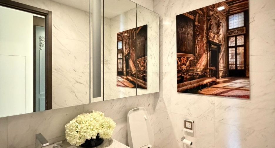 Condo en alquiler y en venta de 2 habitaciones en Watthana, Bangkok