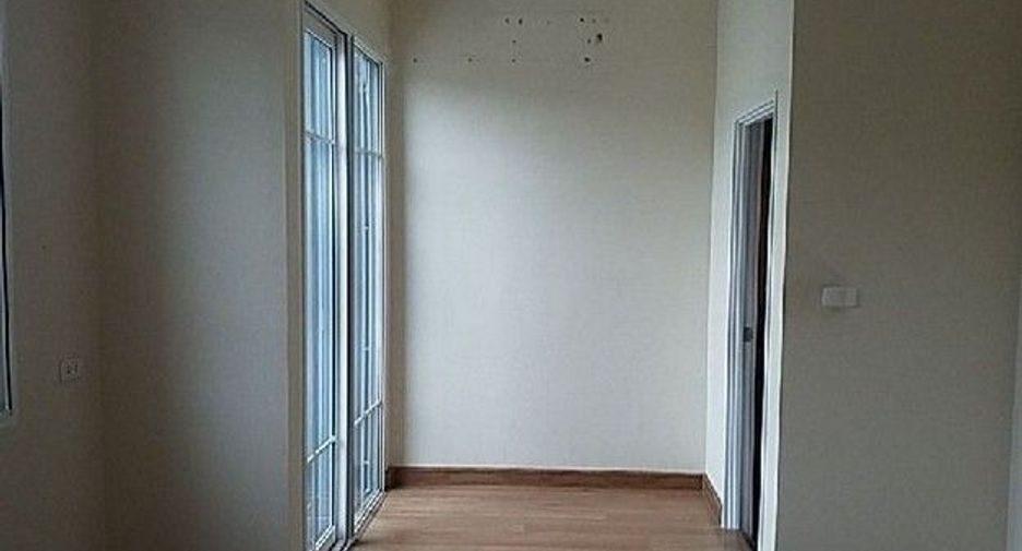 For sale 4 bedrooms townhouse in Prawet, Bangkok