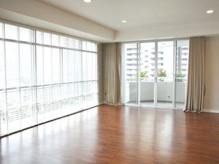 ให้เช่า 3 ห้องนอน คอนโด ใน วัฒนา, กรุงเทพฯ