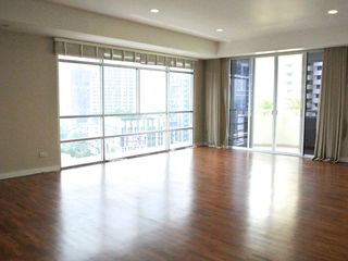 ให้เช่า 3 ห้องนอน คอนโด ใน วัฒนา, กรุงเทพฯ