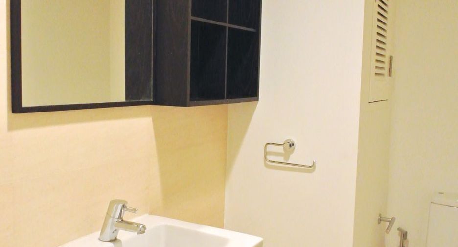 For rent 3 bedrooms condo in Watthana, Bangkok
