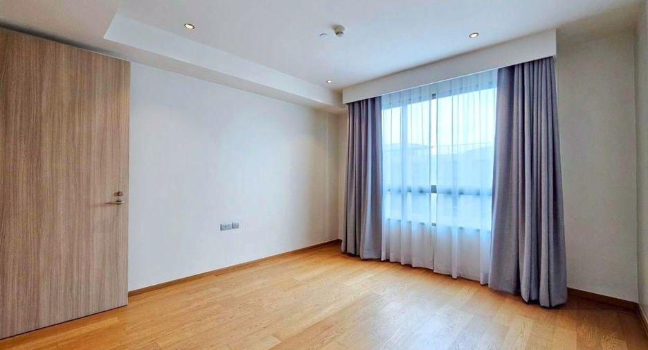 For sale 3 ベッドルーム condo in Yan Nawa, Bangkok