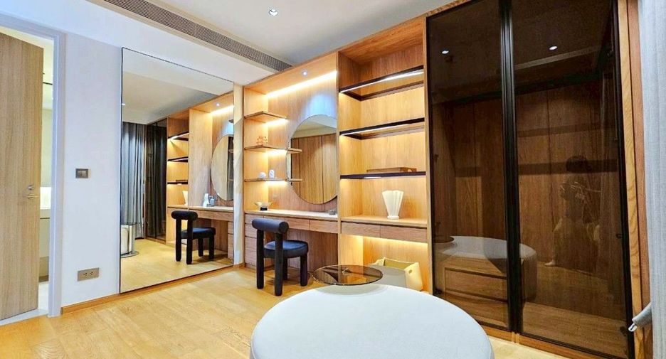 For sale 3 ベッドルーム condo in Yan Nawa, Bangkok