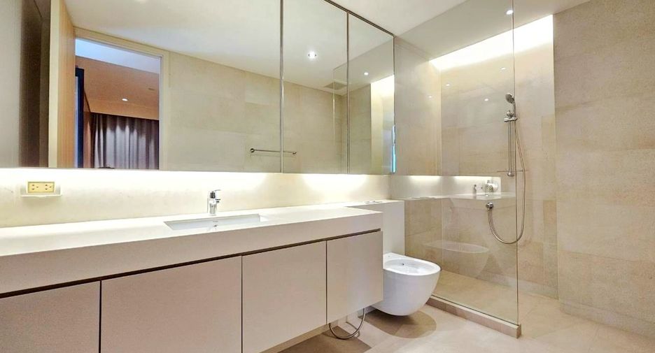 For sale 3 ベッドルーム condo in Yan Nawa, Bangkok