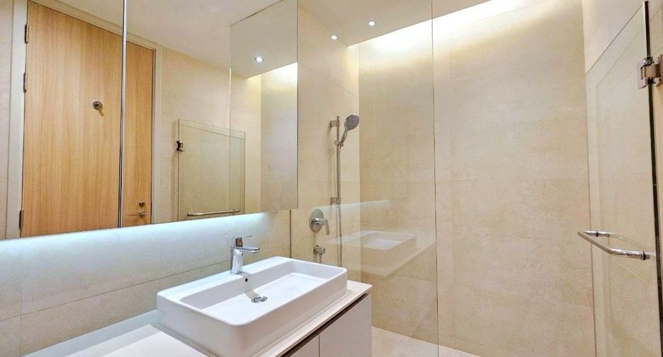 For sale 3 ベッドルーム condo in Yan Nawa, Bangkok