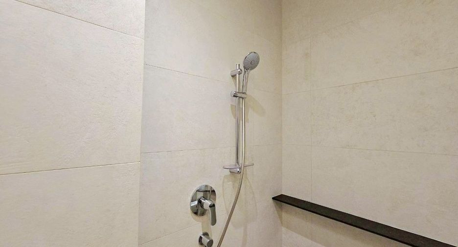 For sale 3 ベッドルーム condo in Yan Nawa, Bangkok