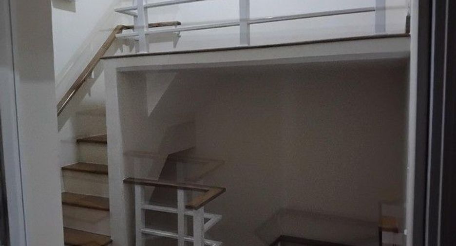 For sale 4 bedrooms townhouse in Prawet, Bangkok