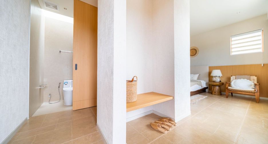 For sale 4 bedrooms villa in Jomtien, Pattaya