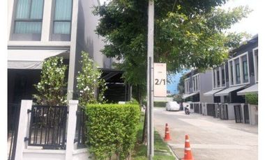 出售 3 卧室 联排别墅 在 Thung Khru, 曼谷