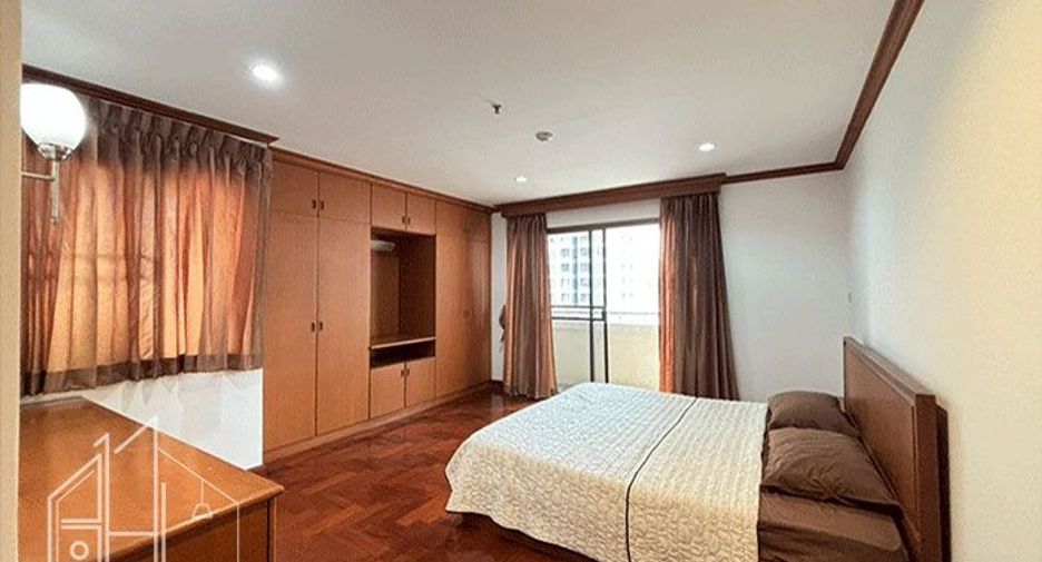 For rent 2 bedrooms condo in Khlong Toei, Bangkok