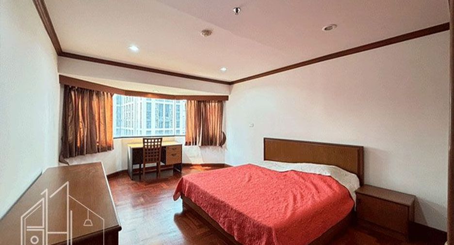 For rent 2 bedrooms condo in Khlong Toei, Bangkok