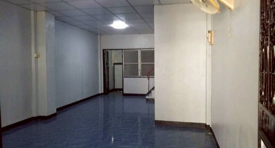 For sale 2 bedrooms townhouse in Mueang Kanchanaburi, Kanchanaburi