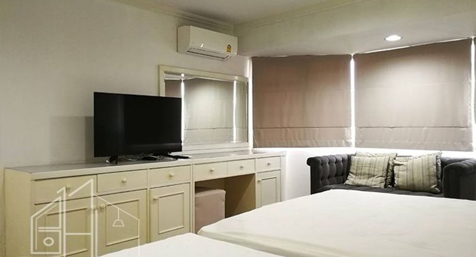 For rent 2 bedrooms condo in Khlong Toei, Bangkok
