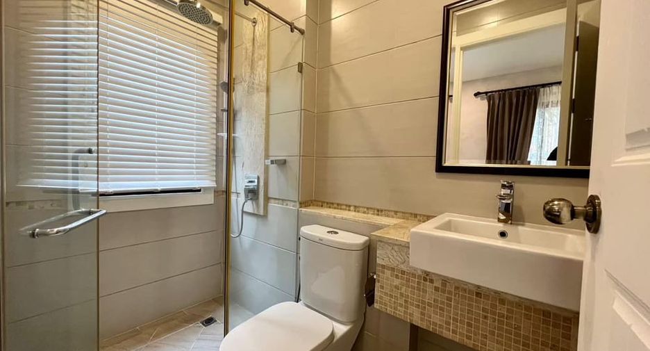 For rent 3 ベッドルーム villa in Sattahip, Chonburi