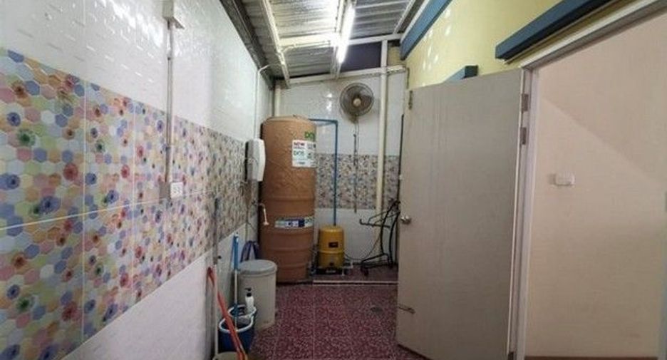 Reihenhaus zum Kauf mit 4 Zimmer in Nong Khaem, Bangkok