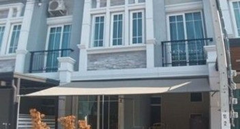 Casa adosada en venta de 3 habitaciones en Chom Thong, Bangkok