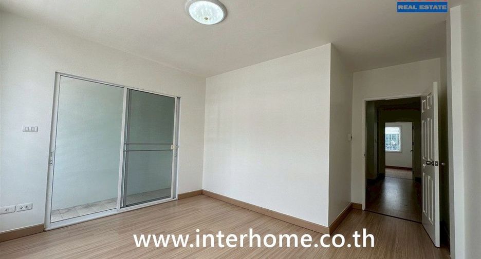 Reihenhaus zum Kauf mit 3 Zimmer in Khlong Sam Wa, Bangkok