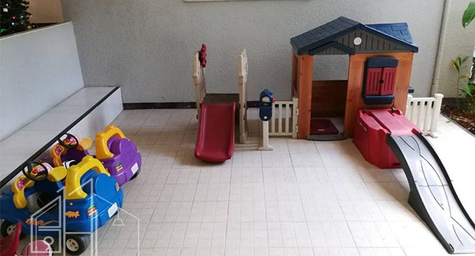 Аренда 3 спальни кондо в Щаттхана, Бангкок