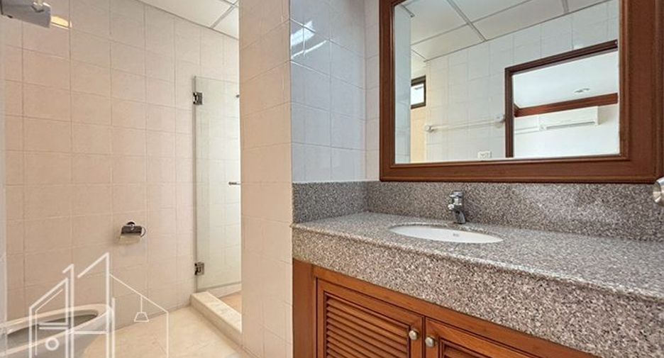 Wohnung zur Miete mit 4 Zimmer in Khlong Toei, Bangkok