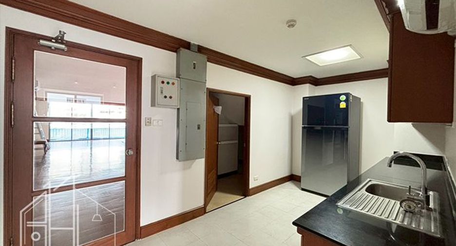 Wohnung zur Miete mit 4 Zimmer in Khlong Toei, Bangkok