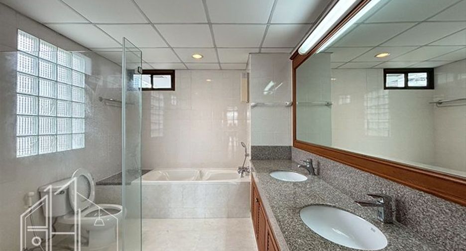 Wohnung zur Miete mit 4 Zimmer in Khlong Toei, Bangkok