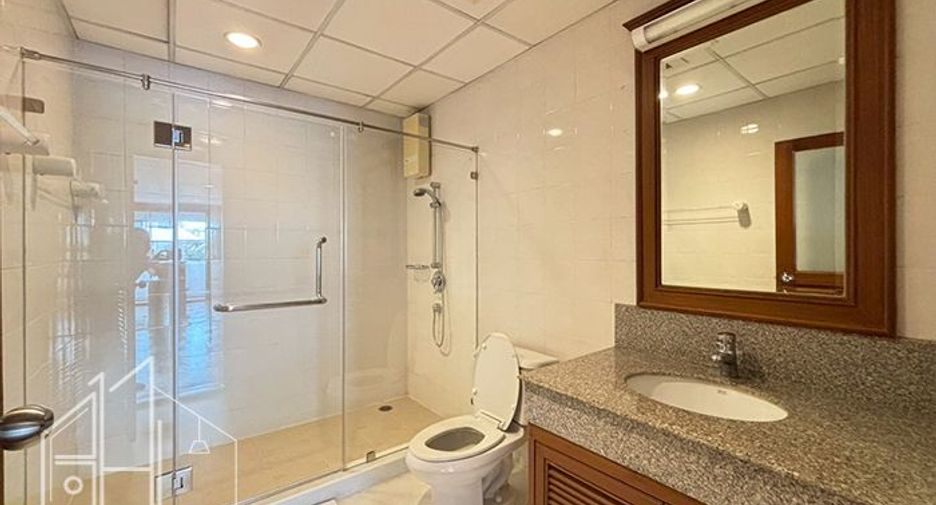 Wohnung zur Miete mit 4 Zimmer in Khlong Toei, Bangkok