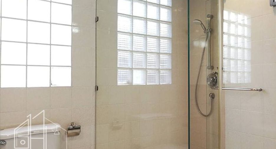 Wohnung zur Miete mit 3 Zimmer in Khlong Toei, Bangkok