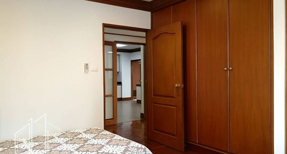 Wohnung zur Miete mit 3 Zimmer in Khlong Toei, Bangkok
