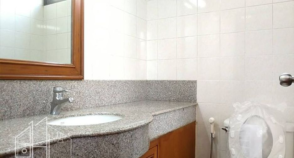 Wohnung zur Miete mit 3 Zimmer in Khlong Toei, Bangkok