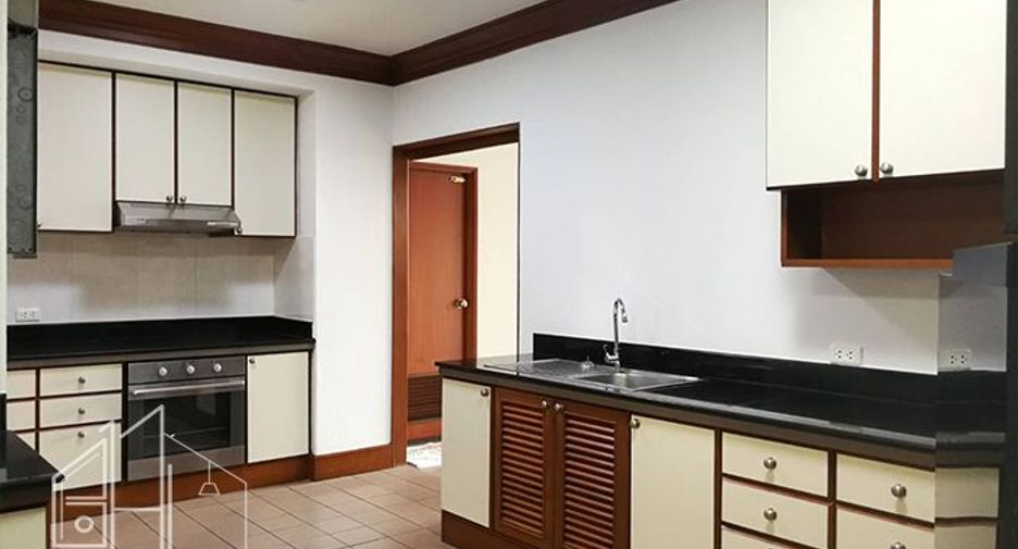 Wohnung zur Miete mit 3 Zimmer in Khlong Toei, Bangkok