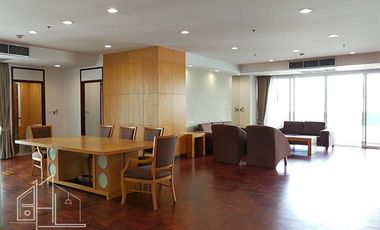 For rent 3 bedrooms apartment in Khlong Toei, Bangkok